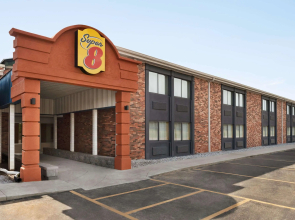 Super 8 by Wyndham Des Moines
