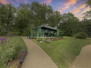 Secret Waterside Lodges in Worcestershire