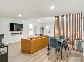 Stylish Lakeland Studio w/ Workspace