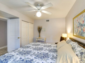 Florida Vacation Rental w/ Patio & Outdoor Kitchen