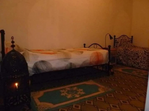 Cool Surfer House Cap Sim