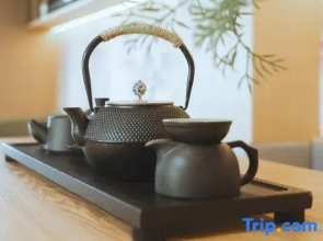 QIANNA HOTEL GLORIOUS (Xinyang Railway Station Shihe District)