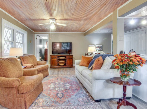 Black Mountain Cabin Apartment ~ 2 Mi to Downtown!