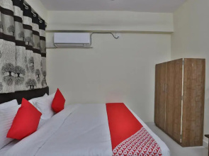 Hotel Cadillac by OYO Rooms