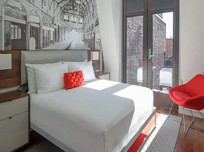 Отель The Revolution