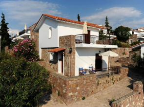 Delfinia Hotel & Bungalows