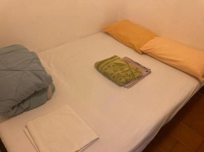 Cheerful Room, Sharing Kitchen in a Cosy Family Art House, Ideal for One Person Or Couple