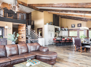 Sleeps 22! Craftsman Haven in Gated Community w/ Movie Room & Skiing
