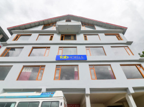 FabHotel Castle Rock Vashisht