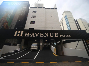 H Avenue Hotel