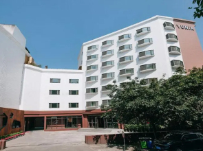 Yunik Hotel (Chengdu Jiuyanqiao Sichuan Conservatory of Music)