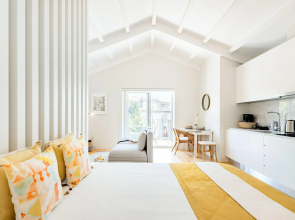 Porto Downtown Studio with Balcony