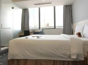 Pacific Express Hotel Central Market