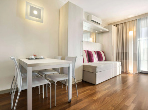 Отель Ramada Plaza by Wyndham Milano