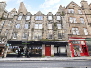 JOIVY Charming 1-Bed Home W/Patio Nearby The Castle