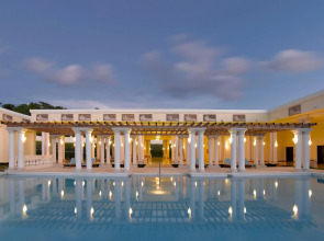 Grand Palladium Lady Hamilton Resort & Spa All Inclusive