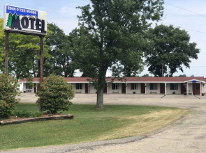 Edge Of The Woods Motel