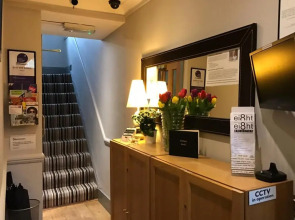 Ei8ht Brighton Apartments