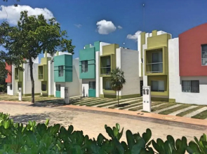 Stunning beach holidays house with 24h security