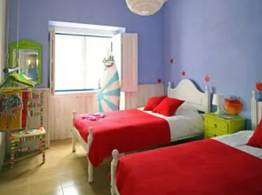 Chill In Ericeira Surf House