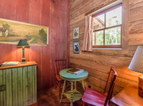 Ada's Peach Street Hideaway - Whole House