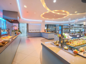 Vassos Nissi Plage Hotel & Spa