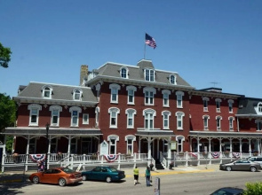 Archer House