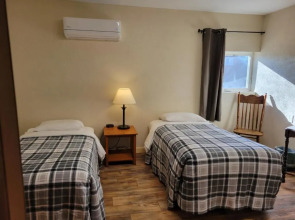 Little River Inn Motel & Guest House