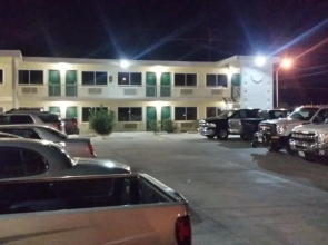 Desert Mirage Inn & Suites