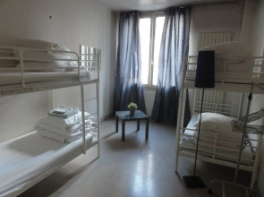Women Bed - Hostel (adults only)