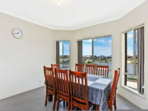 Waterfront Retreat - Private Jetty - Wifi