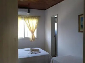 Apto Rua Dos Golfinhos Para seis pessoas.