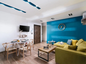 Blue Apartment in the Hill