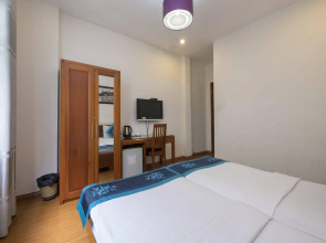 Blue River Hotel
