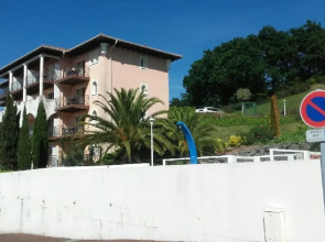 Studio in Ciboure, With Wonderful sea View, Shared Pool, Furnished Balcony - 300 m From the Beach