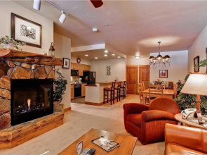 2204 Timberline Lodge, Trappeur's Crossing Apartment 2