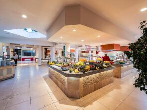 Robinson Camyuva - Adults only