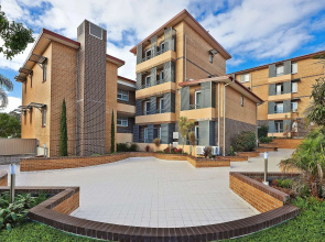 Comfort Inn & Suites Burwood