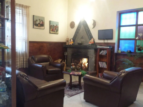 Jhomana Guesthouse