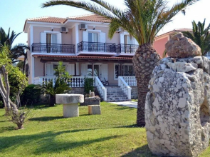 Nadia's Studios & Apartments