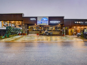 Itsy Hotels Igloo Residency Raja Seat