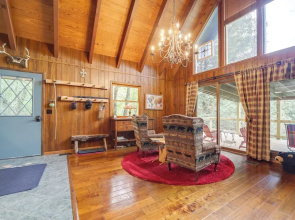 Robbinsville Vacation Rental w/ Covered Balcony