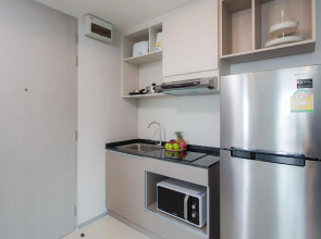 6th Avenue Surin Beach