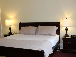 Tara Manor Inn