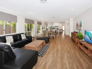 59 Banksia Avenue Coolum Beach - Pet Friendly, Linen included, 500 BOND