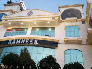 Ramneek Hotel