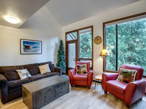 Mt Baker Lodging Condo 06 - Sleeps 5