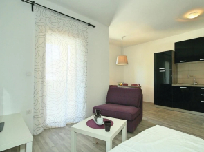 Beautiful Home in Umag With Wifi and 1 Bedrooms