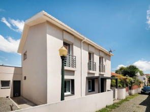 Aguda1 · Aguda's Family House 4bd, Parking, BBQ