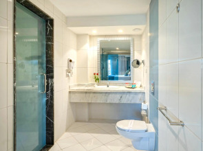 Xperience Kiroseiz Parkland Resort